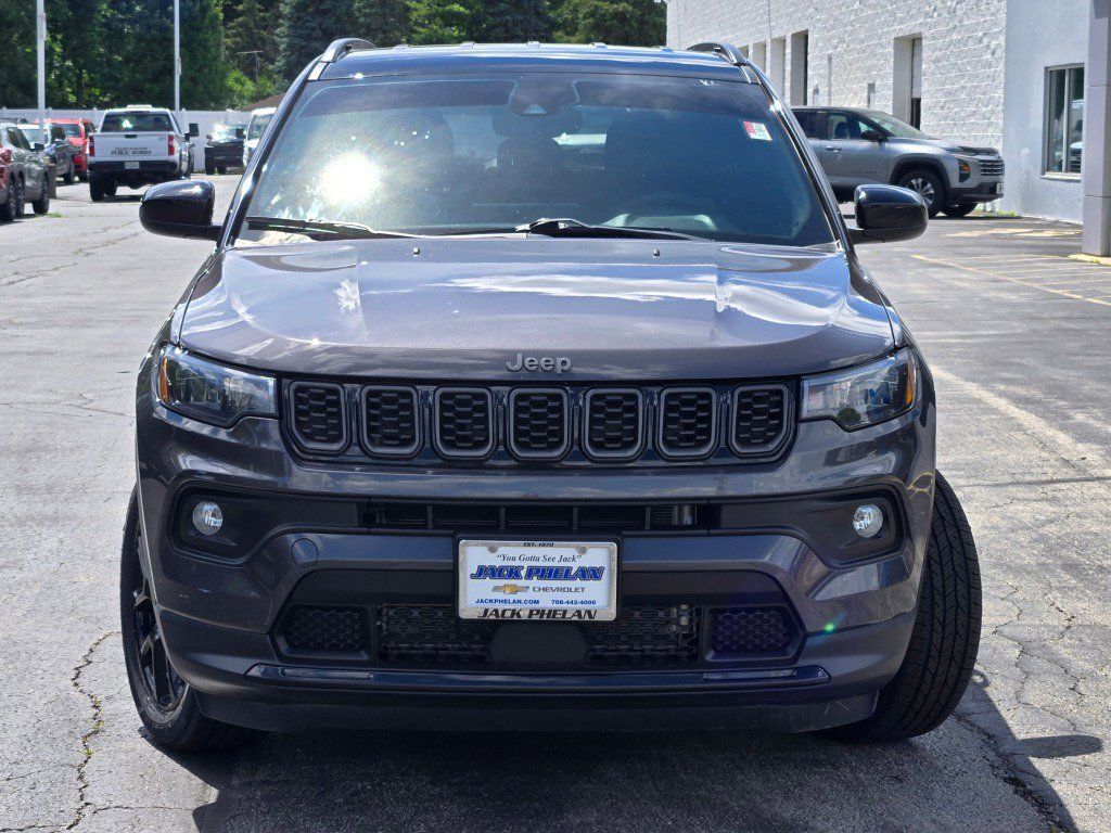 Used 2024 Jeep Compass Latitude w/ Altitude Special Edition AWD/4WD image 4