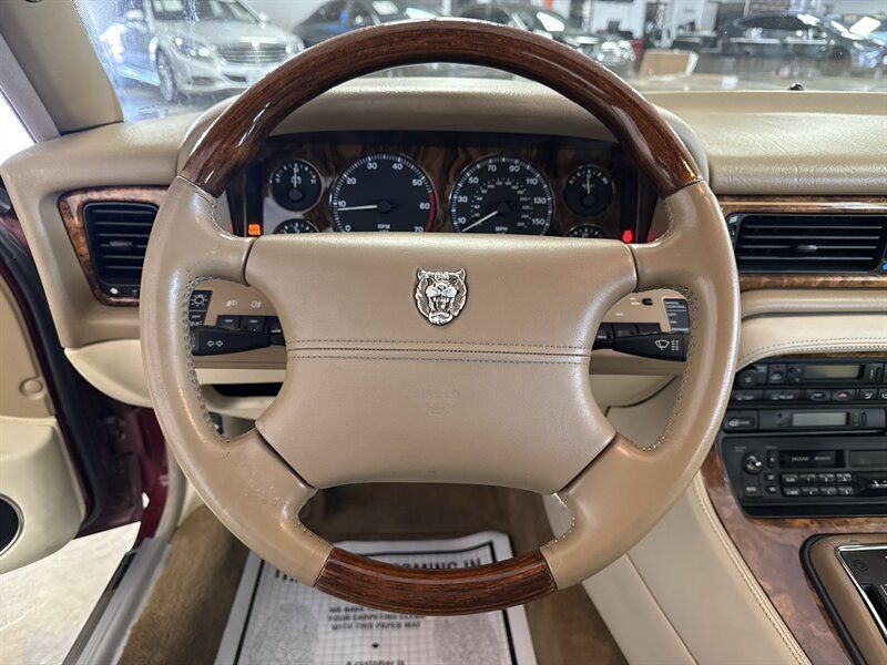 Used 1997 Jaguar XJ Vanden Plas RWD image 27
