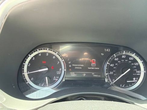 Used 2021 Toyota Highlander XLE FWD image 4