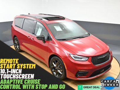 Used 2025 Chrysler Pacifica Limited