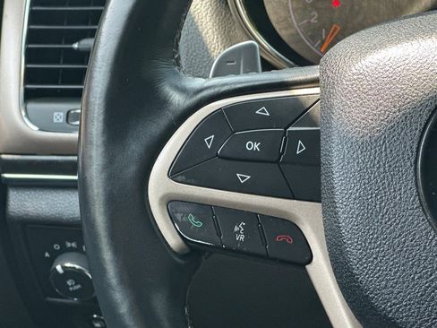 Used 2017 Jeep Grand Cherokee Limited image 24