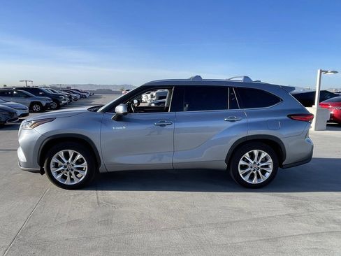 Used 2021 Toyota Highlander Limited image 4
