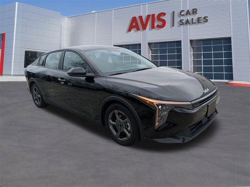 Used 2025 Kia K4 LXS image 3