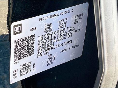 New 2026 Cadillac Escalade ESV Luxury w/ LPO, Radiant Package image 33