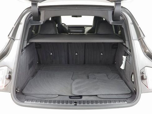 Used 2025 BMW iX xDrive50 image 18