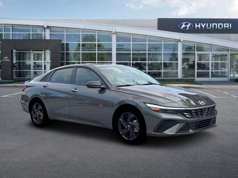 New 2026 Hyundai Elantra Sport FWD image 10