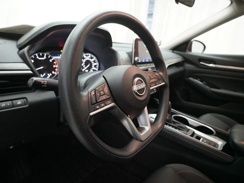 Certified 2023 Nissan Altima 2.5 SV image 9