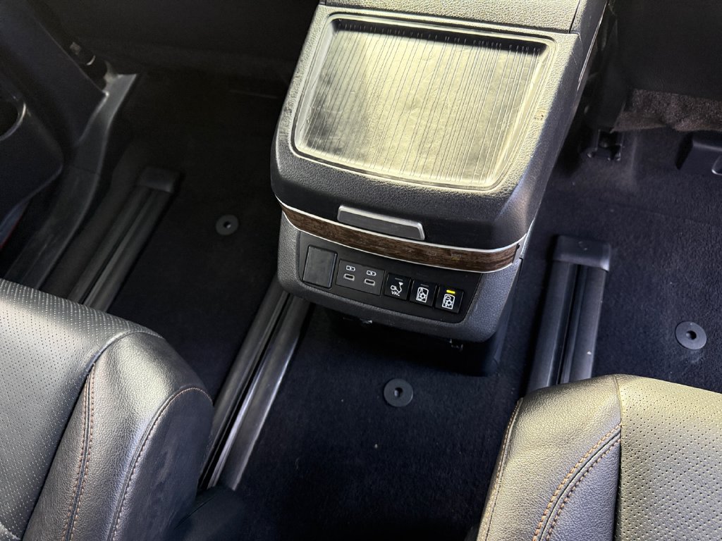 Certified 2025 Toyota Sienna Platinum AWD/4WD image 20