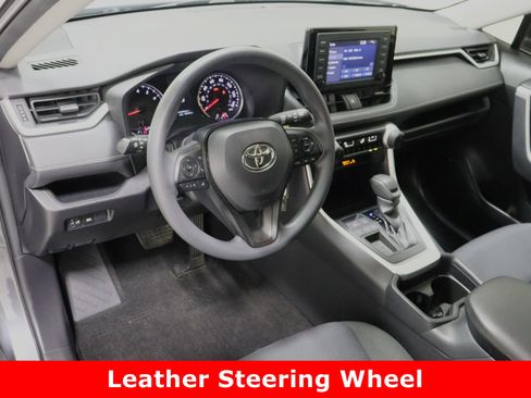 Used 2019 Toyota RAV4 LE image 13