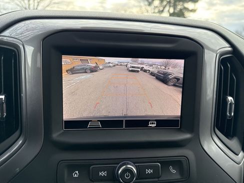 Used 2022 Chevrolet Silverado 1500 Custom image 18