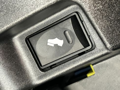 Certified 2025 RAM 2500 Big Horn AWD/4WD image 36