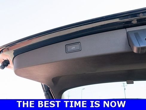 New 2025 Volkswagen Tiguan SE image 36