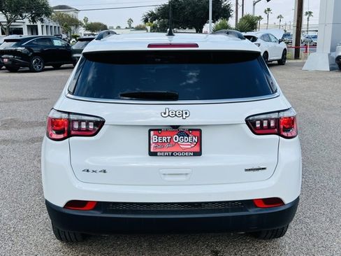 Used 2024 Jeep Compass Latitude w/ Sun and Sound Group image 5