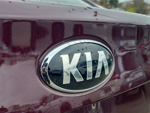 Used 2017 Kia Forte LX image 6