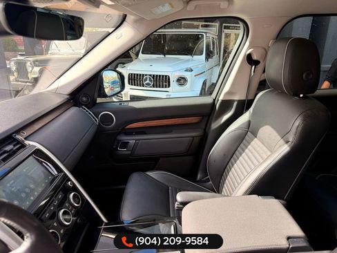 Used 2017 Land Rover Discovery HSE image 23