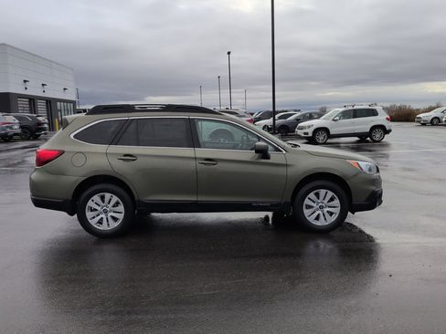 Used 2015 Subaru Outback 2.5i Premium image 8