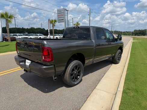 New 2026 RAM 2500 Big Horn AWD/4WD image 5