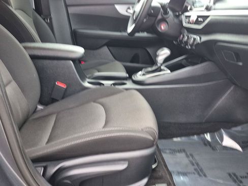 Used 2024 Kia Forte LX FWD image 9