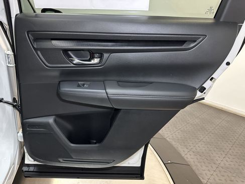 Used 2025 Honda CR-V LX image 33
