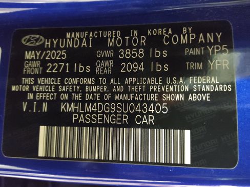 Used 2025 Hyundai Elantra Sport FWD image 33
