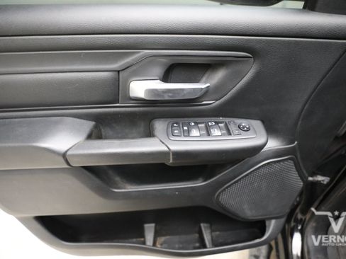 Used 2019 RAM 1500 Tradesman AWD/4WD image 18