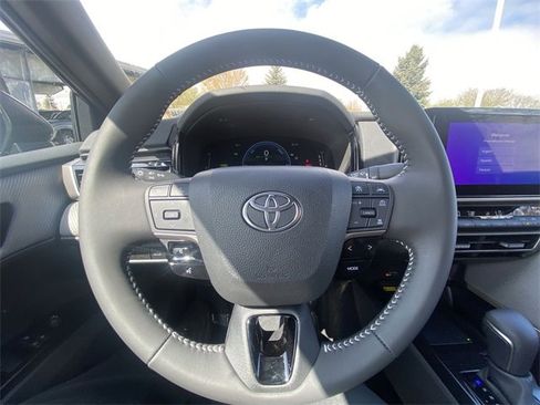 New 2025 Toyota Camry SE image 14