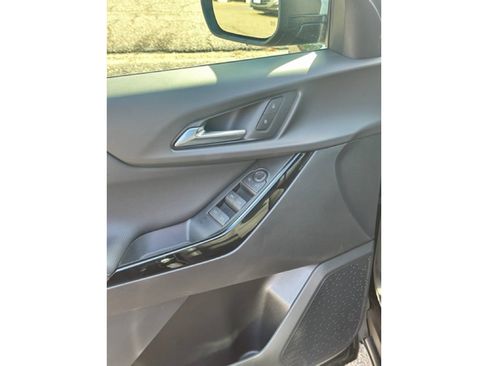 New 2026 Chevrolet Equinox LT image 7