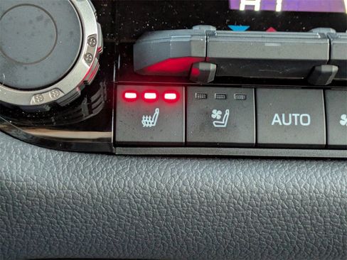 Certified 2025 Toyota Sequoia Limited image 25