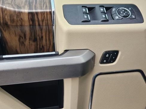 Used 2019 Ford F150 Lariat RWD image 36