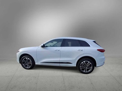 Certified 2025 Audi Q5 Premium w/ Convenience Package image 5