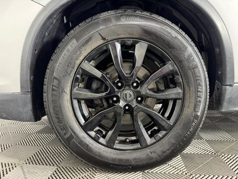 Used 2020 Nissan Rogue SV image 43