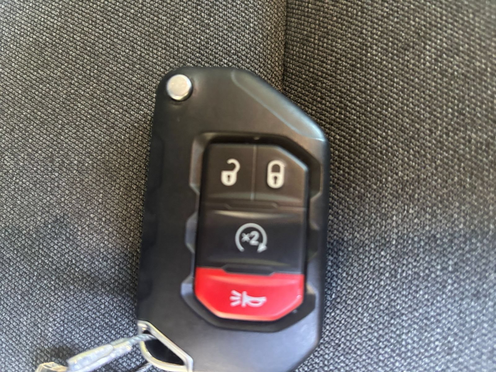 Used 2025 Jeep Wrangler Unlimited Sahara AWD/4WD image 18