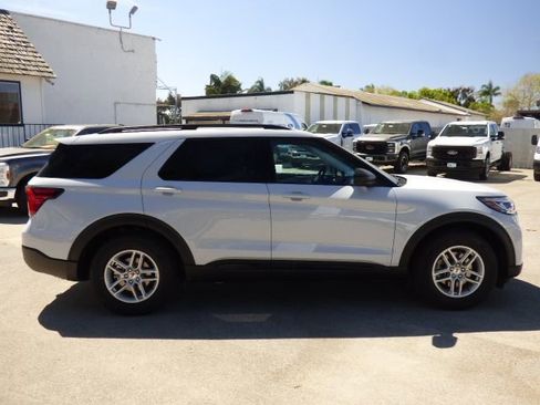 New 2026 Ford Explorer Active w/ Active Comfort Package image 2