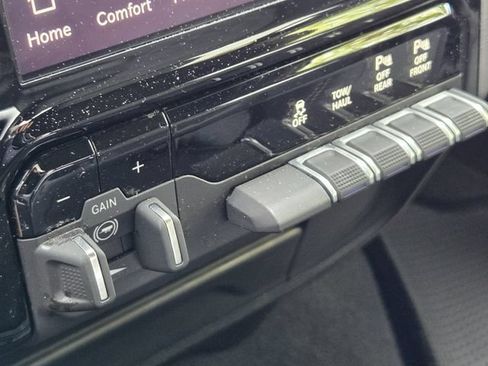 Certified 2025 RAM 2500 Big Horn AWD/4WD image 25