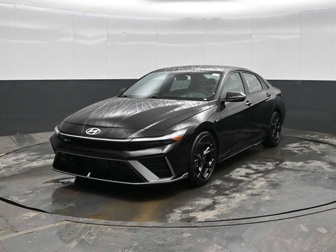 Certified 2025 Hyundai Elantra N Line image 4