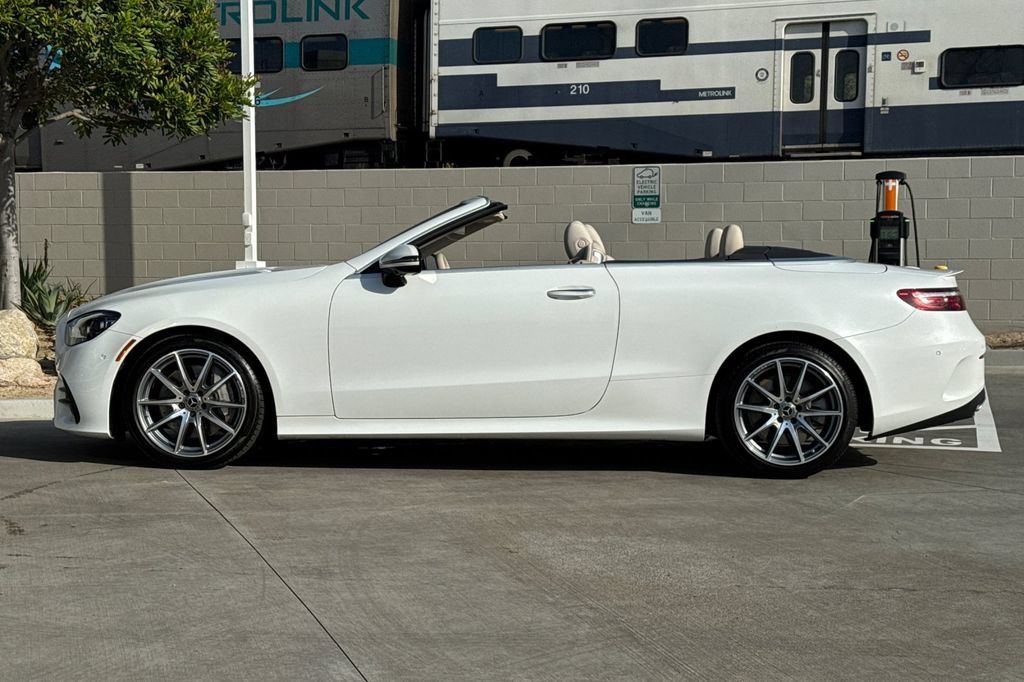 Used 2023 Mercedes-Benz E 450 Cabriolet image 9