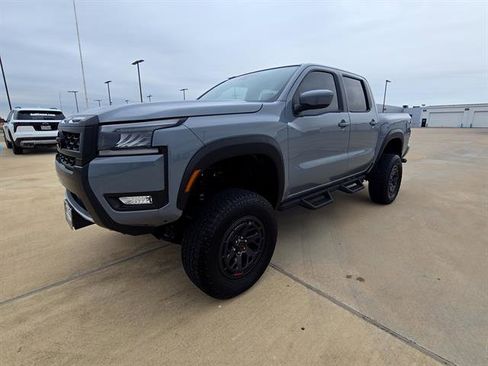Used 2026 Nissan Frontier PRO-4X w/ Tow Package AWD/4WD image 3