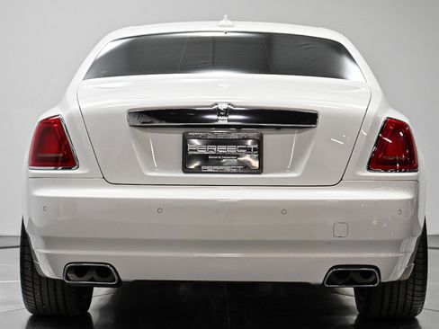 Used 2017 Rolls-Royce Ghost image 15