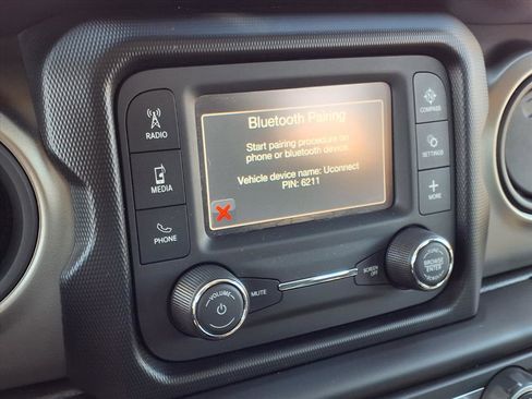 Used 2018 Jeep Wrangler Sport image 6