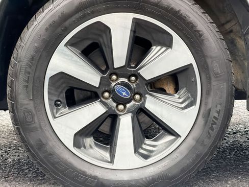 Used 2018 Subaru Forester 2.5i w/ Alloy Wheel Package AWD/4WD image 14