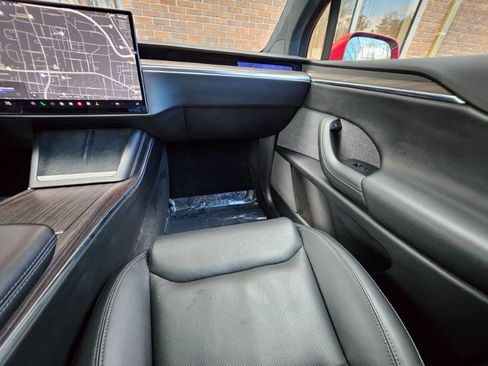 Used 2022 Tesla Model X image 49
