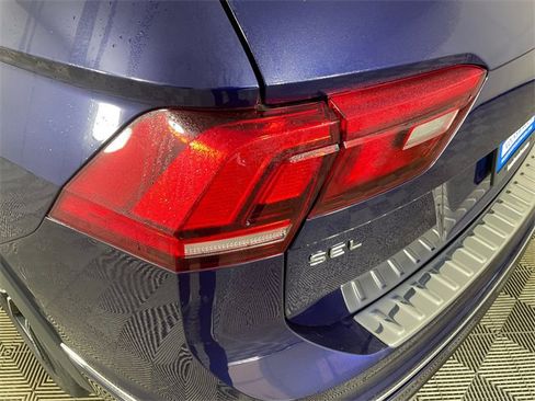 Used 2024 Volkswagen Tiguan SEL R-Line image 19
