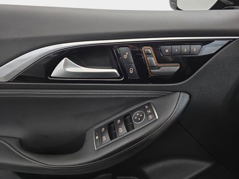 Used 2017 INFINITI QX30 AWD image 28