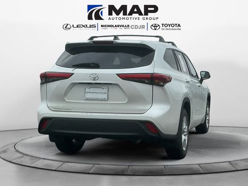 Used 2023 Toyota Highlander L image 5