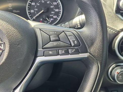 Used 2025 Nissan Sentra SV FWD image 22