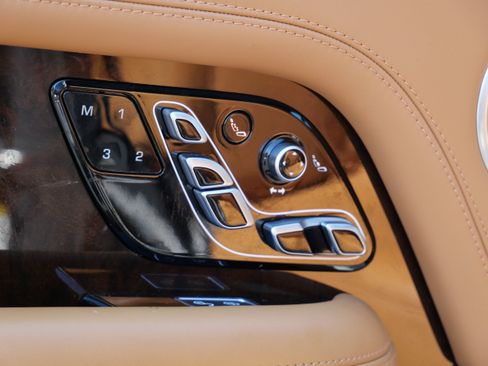 Used 2020 Land Rover Range Rover Autobiography AWD/4WD image 13