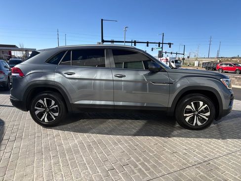 Certified 2024 Volkswagen Atlas Cross Sport SE image 8