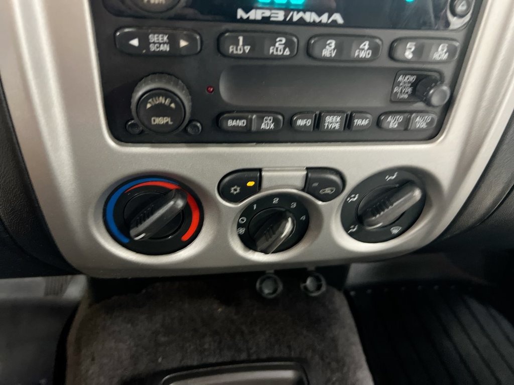 Used 2009 GMC Canyon SLT w/ SLT Preferred Equipment Group AWD/4WD image 15