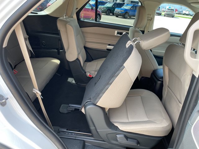 Used 2023 Ford Explorer XLT AWD/4WD image 57