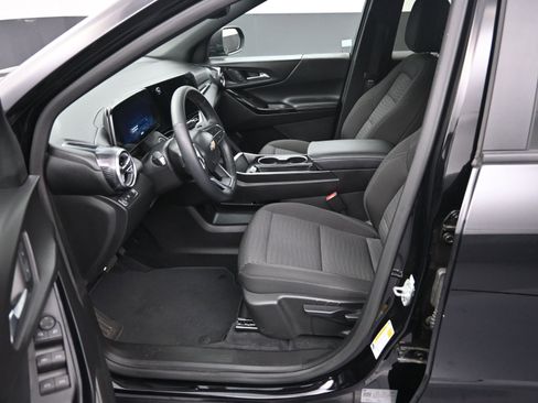 Used 2025 Chevrolet Equinox LT w/ Safety and Technology Package image 20